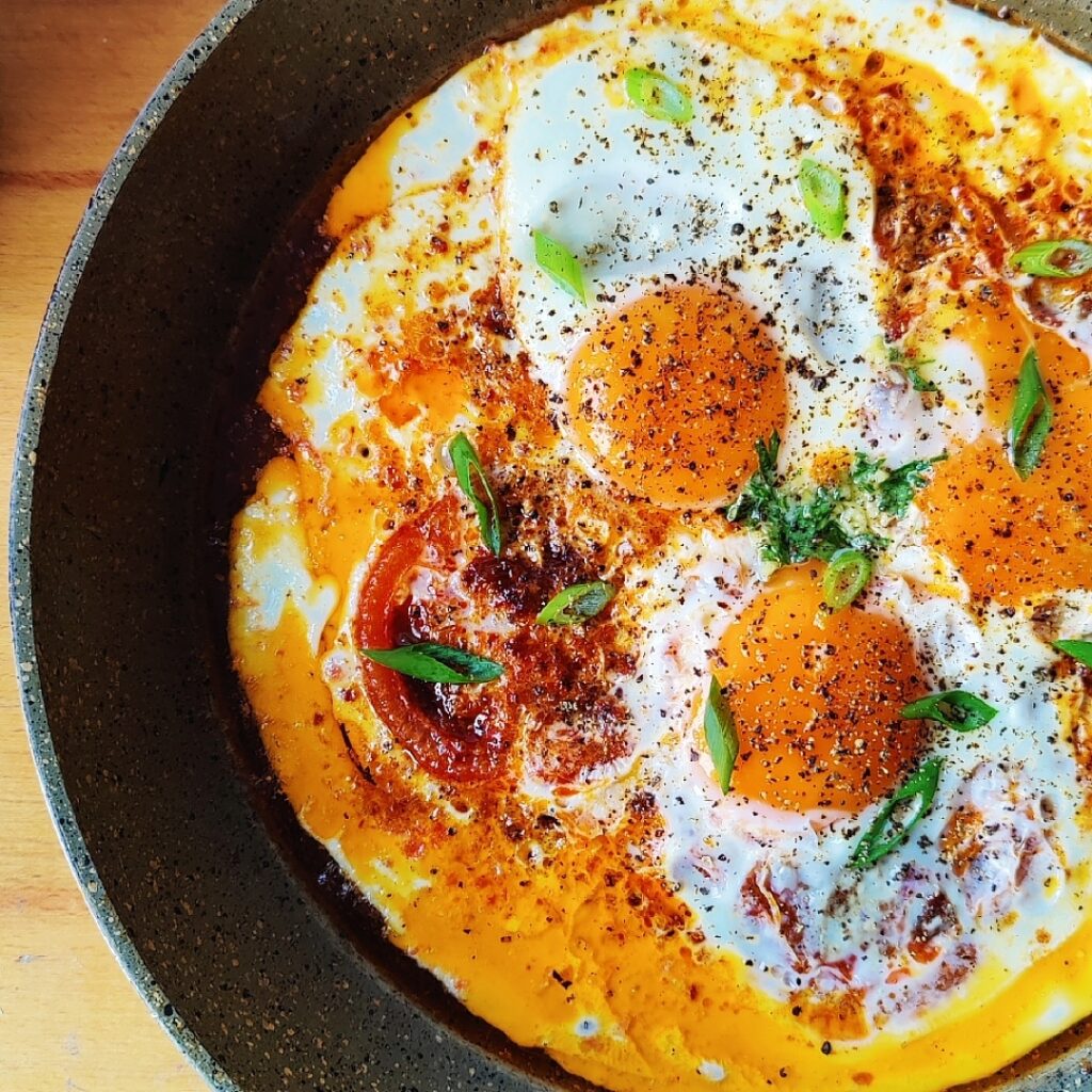 chili oil shakshuka